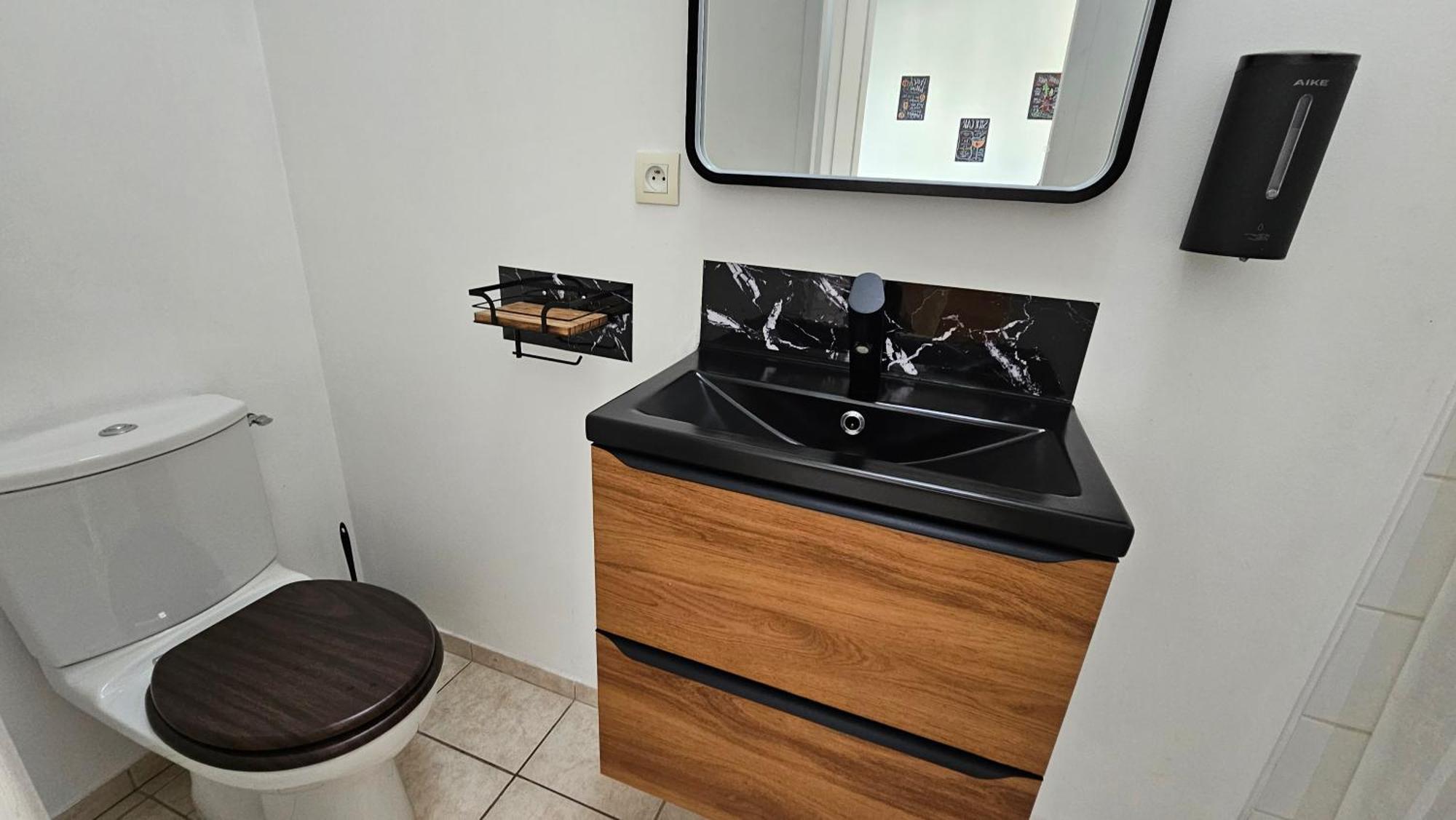 Bed To Rent - Maison Calme Avec Jacuzzi Sous Supplement Bordeaux Bagian luar foto