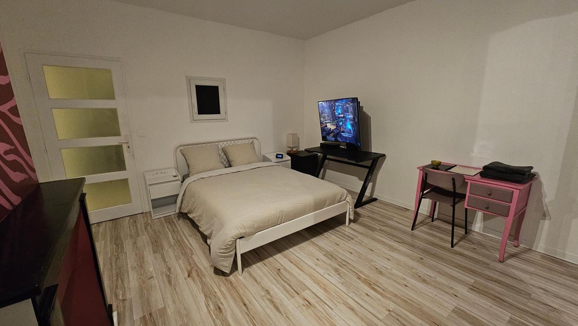 Bed To Rent - Maison Calme Avec Jacuzzi Sous Supplement Bordeaux Bagian luar foto
