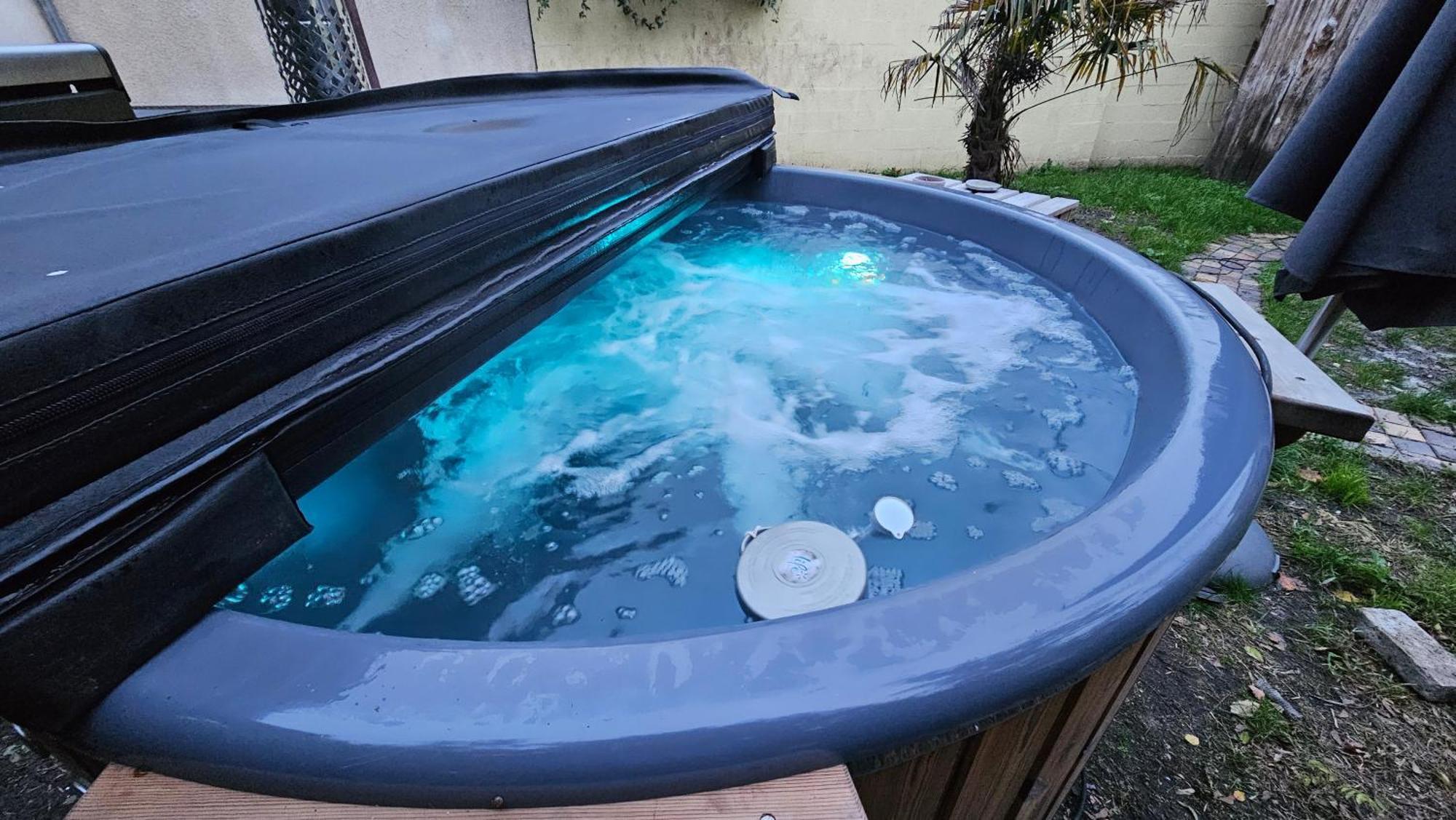 Bed To Rent - Maison Calme Avec Jacuzzi Sous Supplement Bordeaux Bagian luar foto