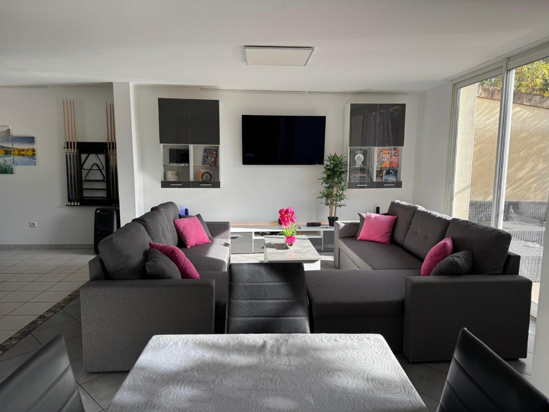Bed To Rent - Maison Calme Avec Jacuzzi Sous Supplement Bordeaux Bagian luar foto