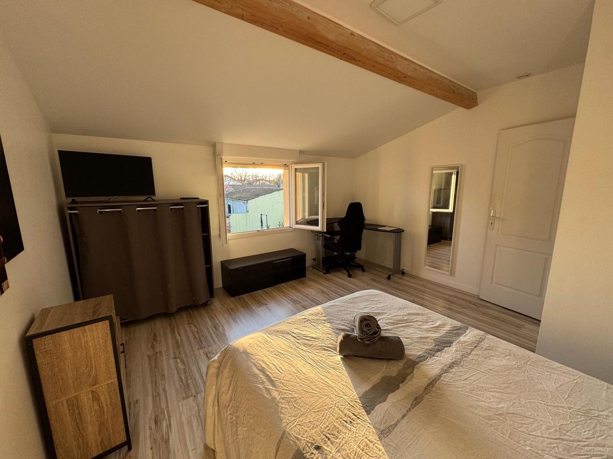 Bed To Rent - Maison Calme Avec Jacuzzi Sous Supplement Bordeaux Bagian luar foto